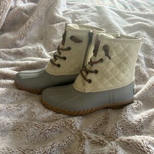 Worn once !  ❄️💧Snow/rain boots. Fits more like a 6.5